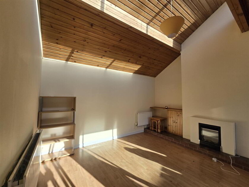 Photo 2 of 14 Upper Malone Crescent, Belfast