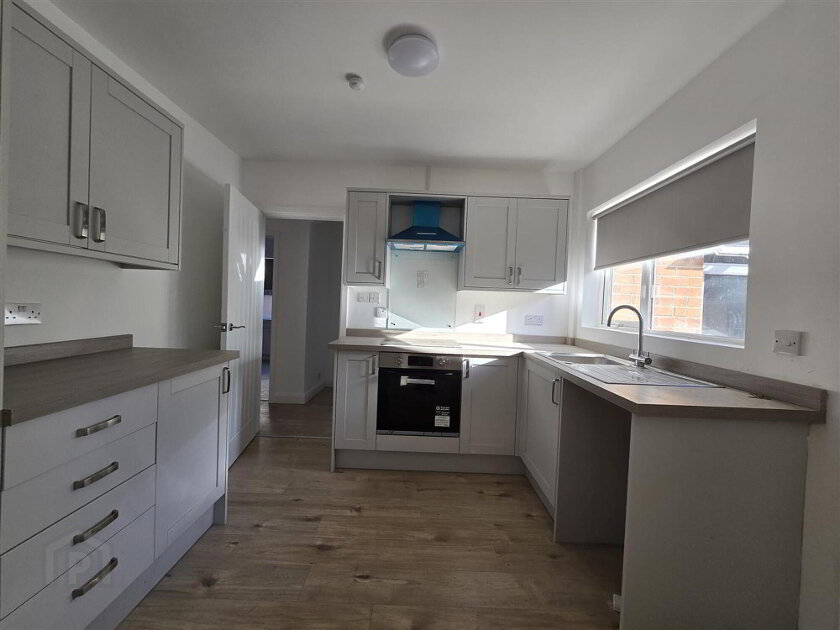 Photo 2 of 12 Fairway Avenue, Belfast