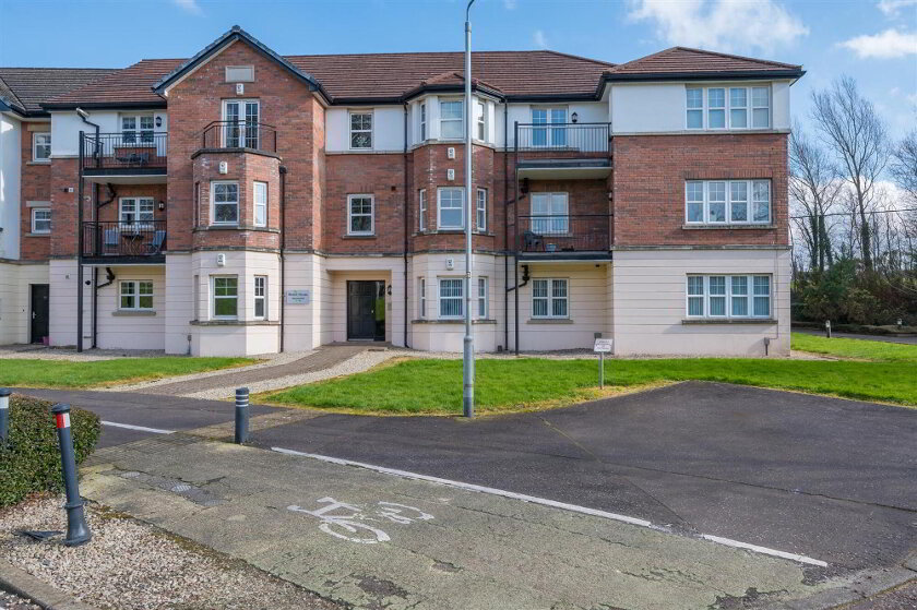 Photo 3 of 28 Beech Heights, Belfast