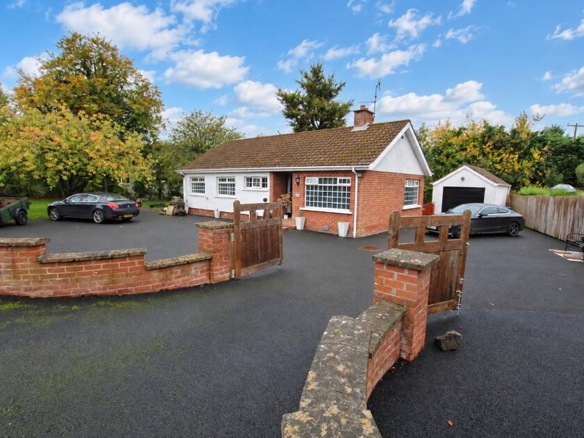 Photo 1 of 33 Ballytromery Road, Crumlin