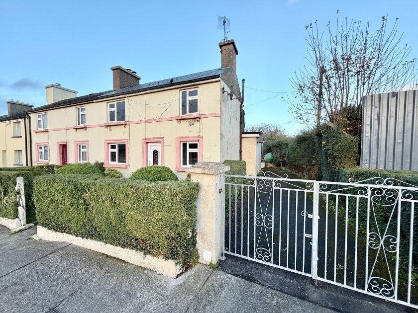 Photo 1 of 12 Bishop Browne’s Terrace, Newline, Charleville