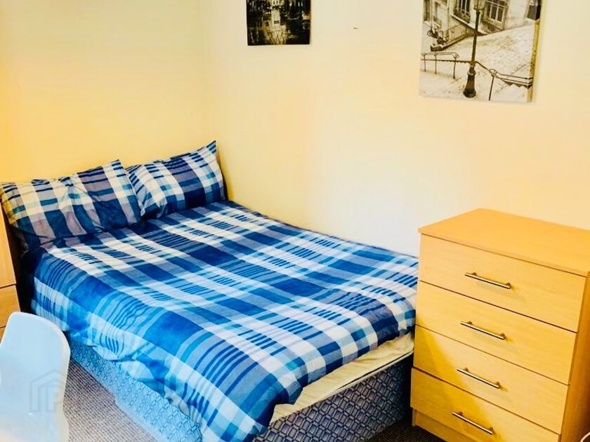 Photo 1 of Room 3 En-Suite, 44 Rathcoole Street, Lisburn Road, Belfast