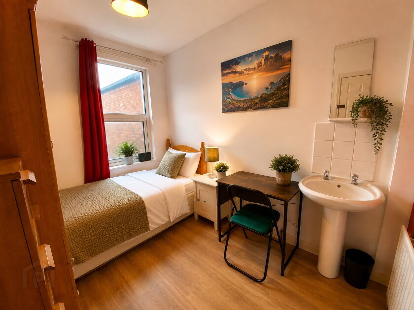 Photo 1 of Donegall Road, Room 2, All Bills Included, Belfast