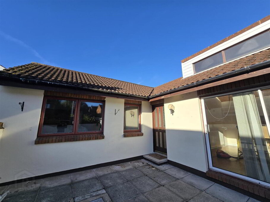 Photo 1 of 14 Upper Malone Crescent, Belfast