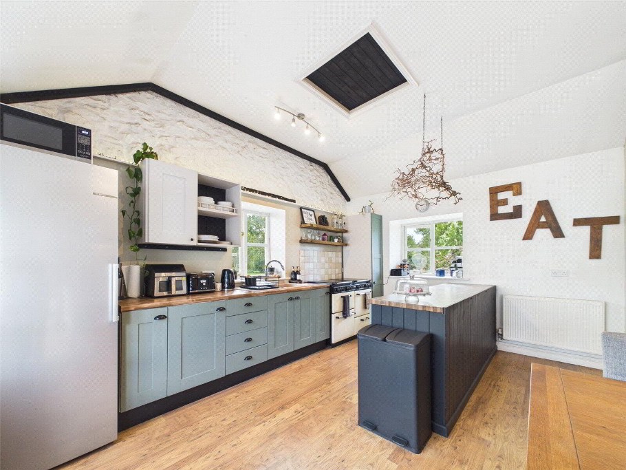 Kitchen/Dining