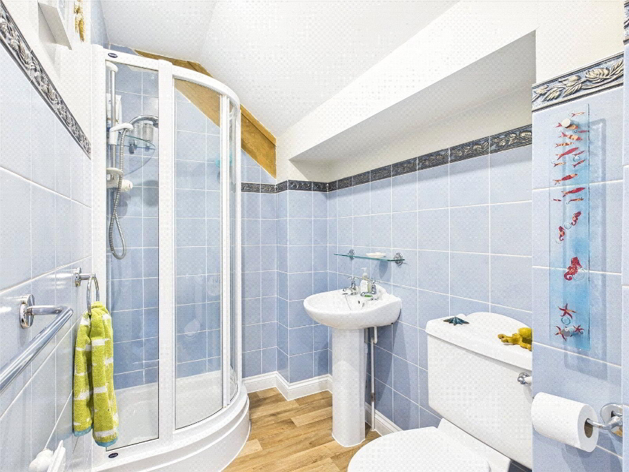 En-Suite 2