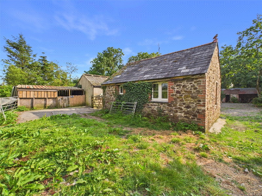 Stables & Paddock