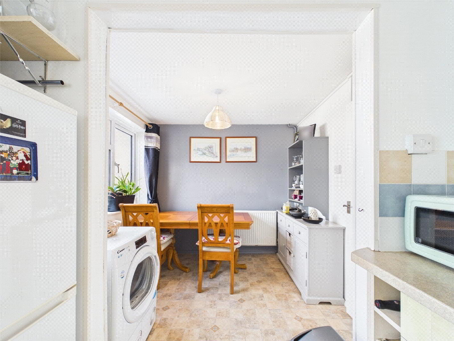 Kitchen / Dining