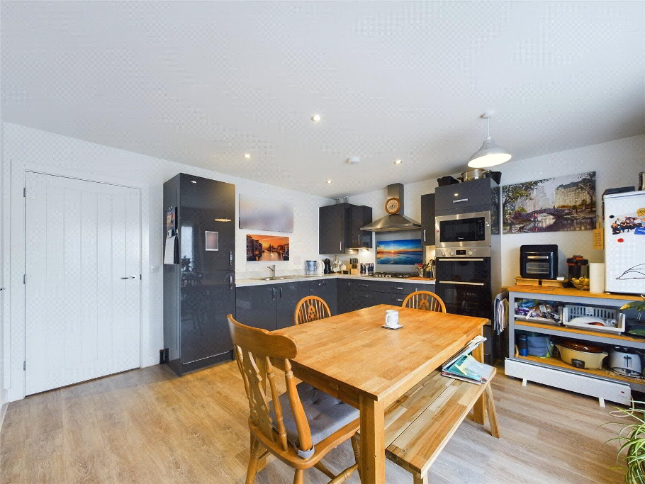 Kitchen / Dining