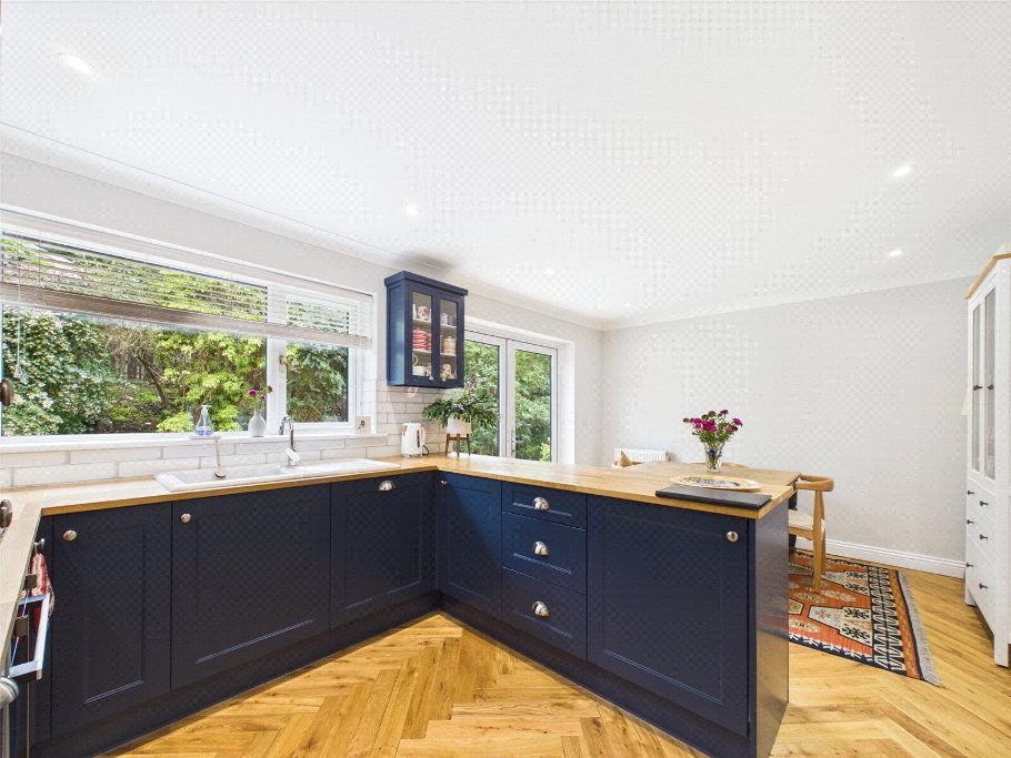 Kitchen / Dining
