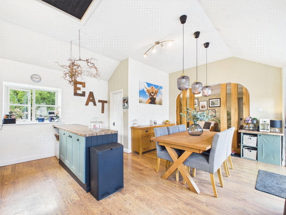 Kitchen/Dining
