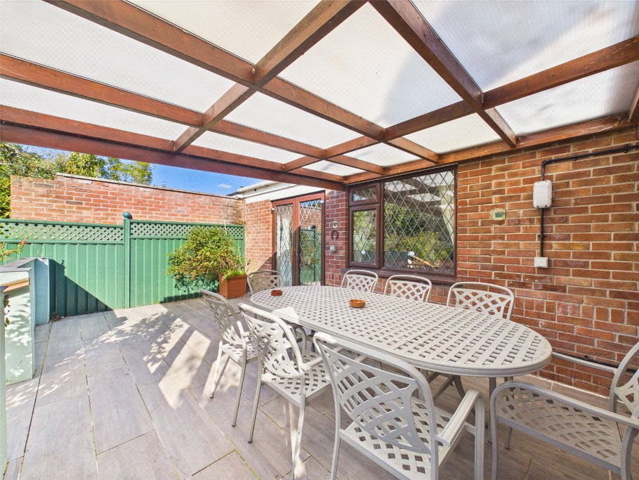 Patio Alt