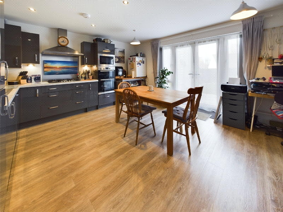 Kitchen / Dining