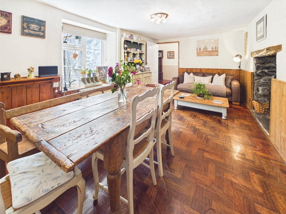 Snug/Breakfast Room