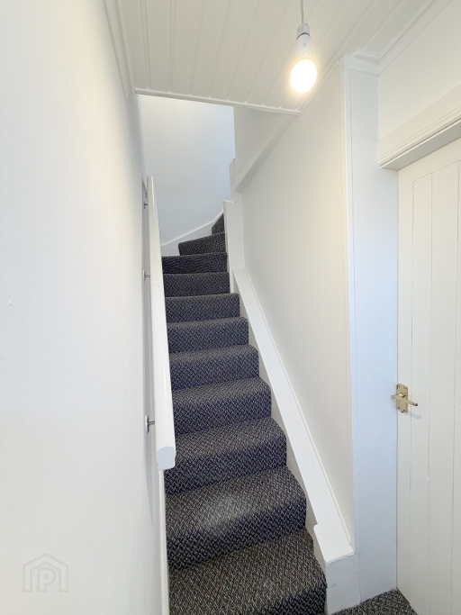 Photo 3 of 189 Donegall Avenue, Belfast