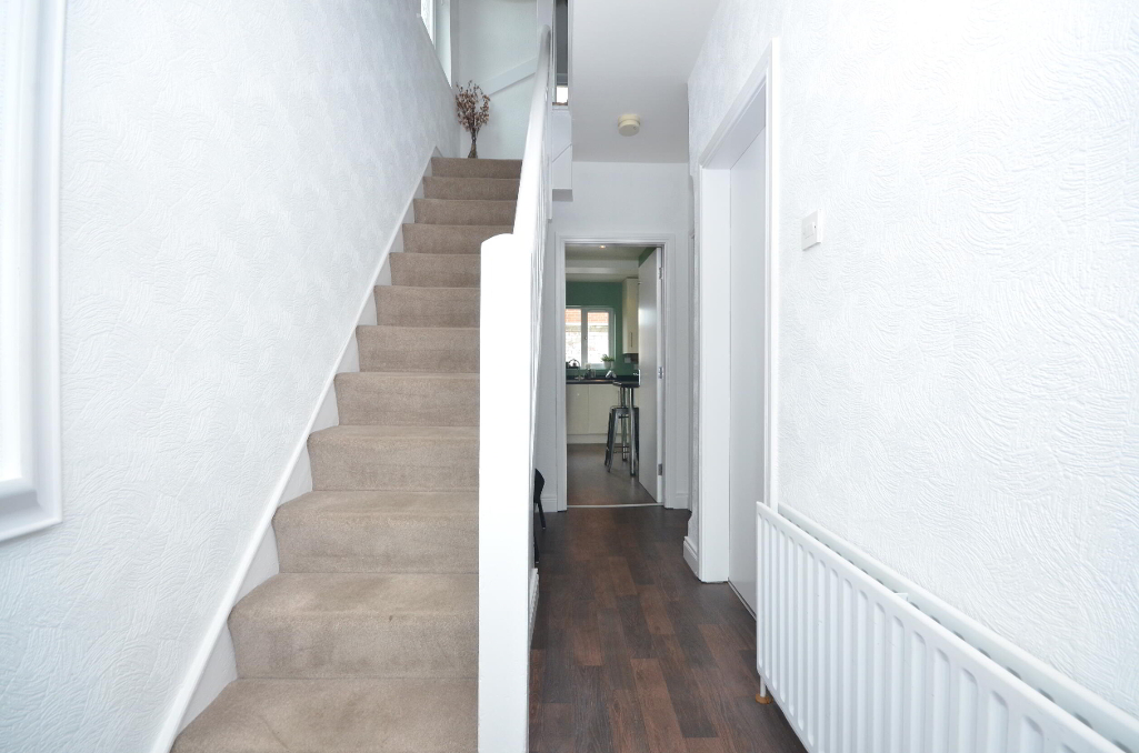 Photo 2 of 4 Ravenhill Avenue, Belfast