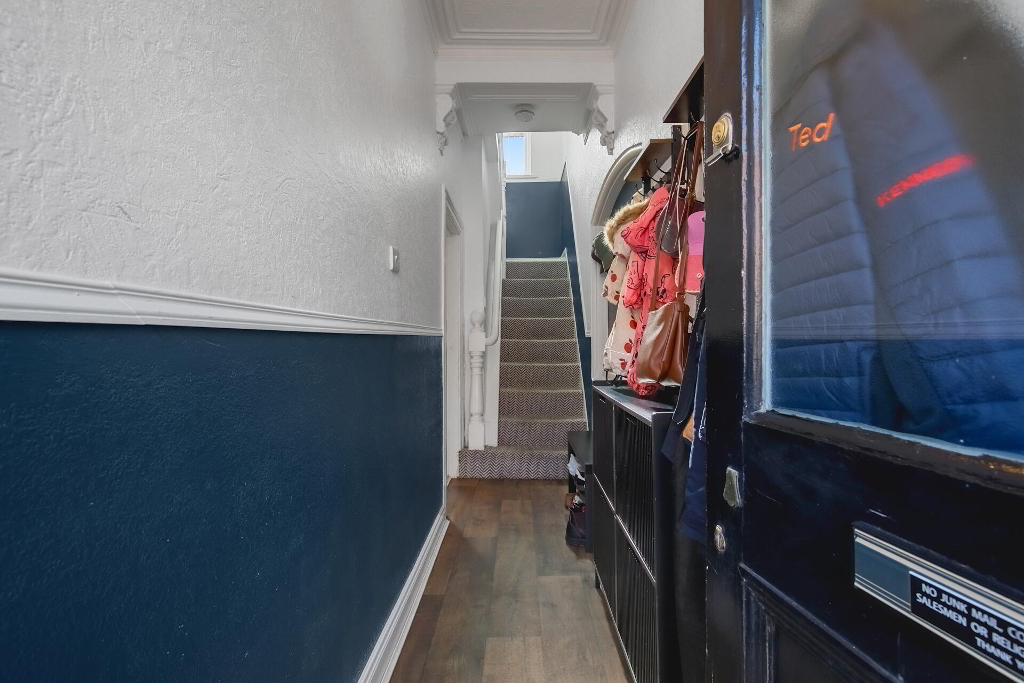Photo 2 of 29 Glenbrook Avenue, Belfast