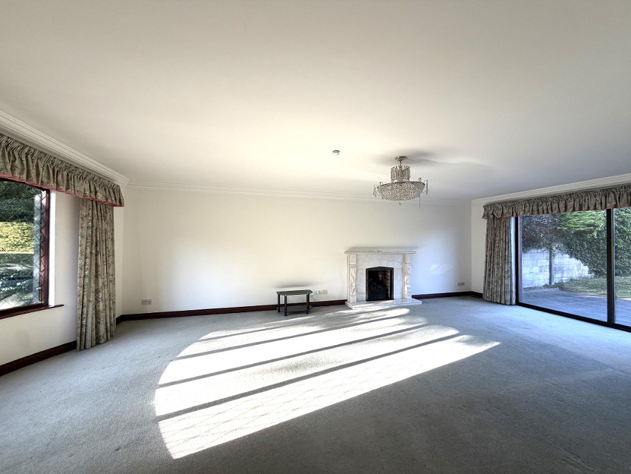 Photo 2 of 550a Upper Newtownards Road, Belfast