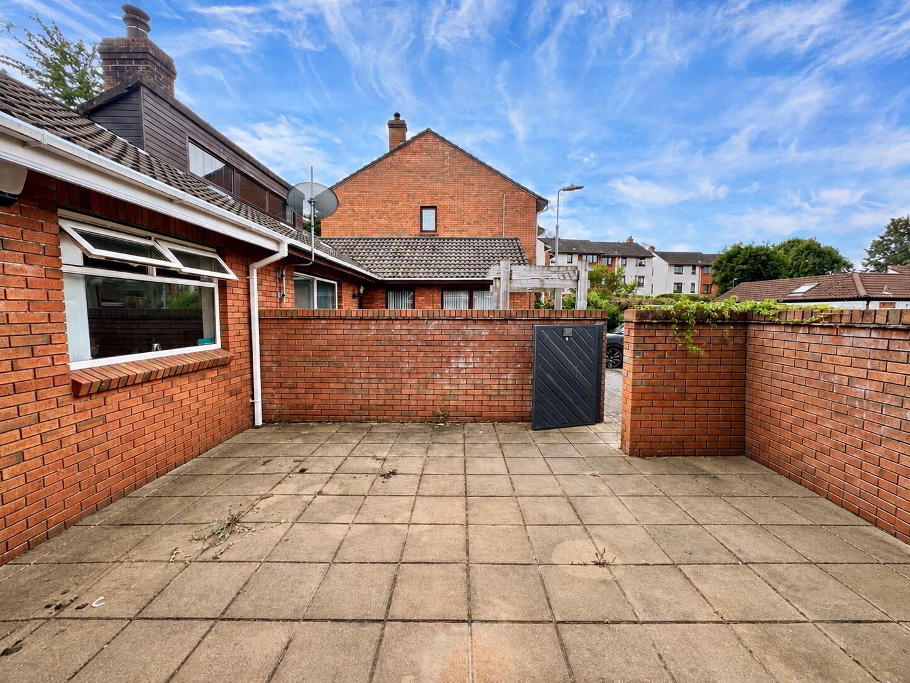 Photo 2 of 19 Upper Malone Crescent, Upper Malone, Belfast