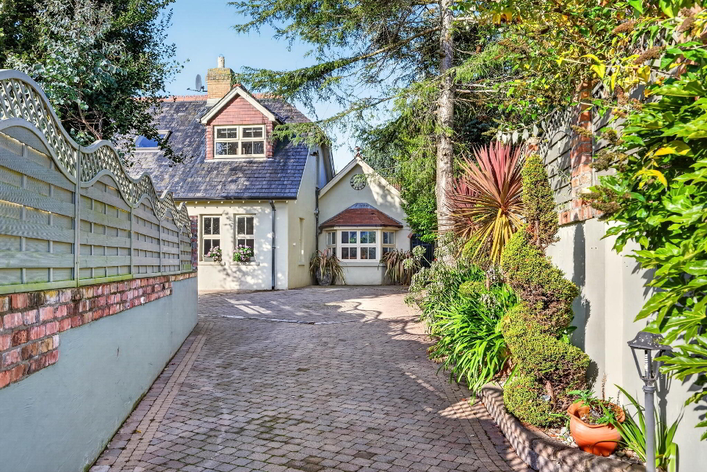 Photo 2 of 44 Shandon Drive, Ballyholme, Bangor