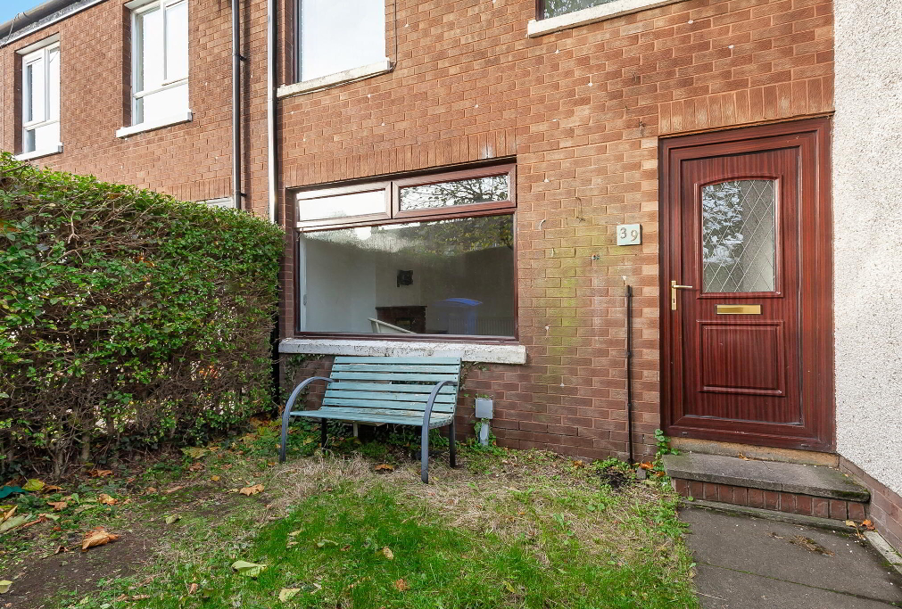 Photo 2 of 39 Glenluce Drive, Belfast