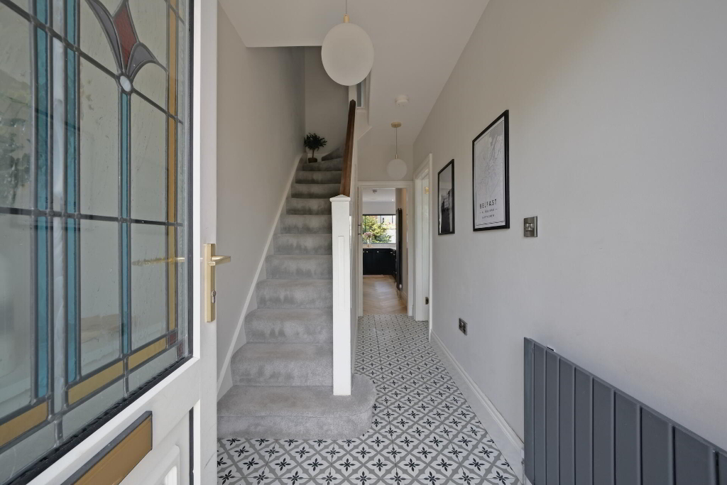 Photo 2 of 8 Loopland Drive, Belfast
