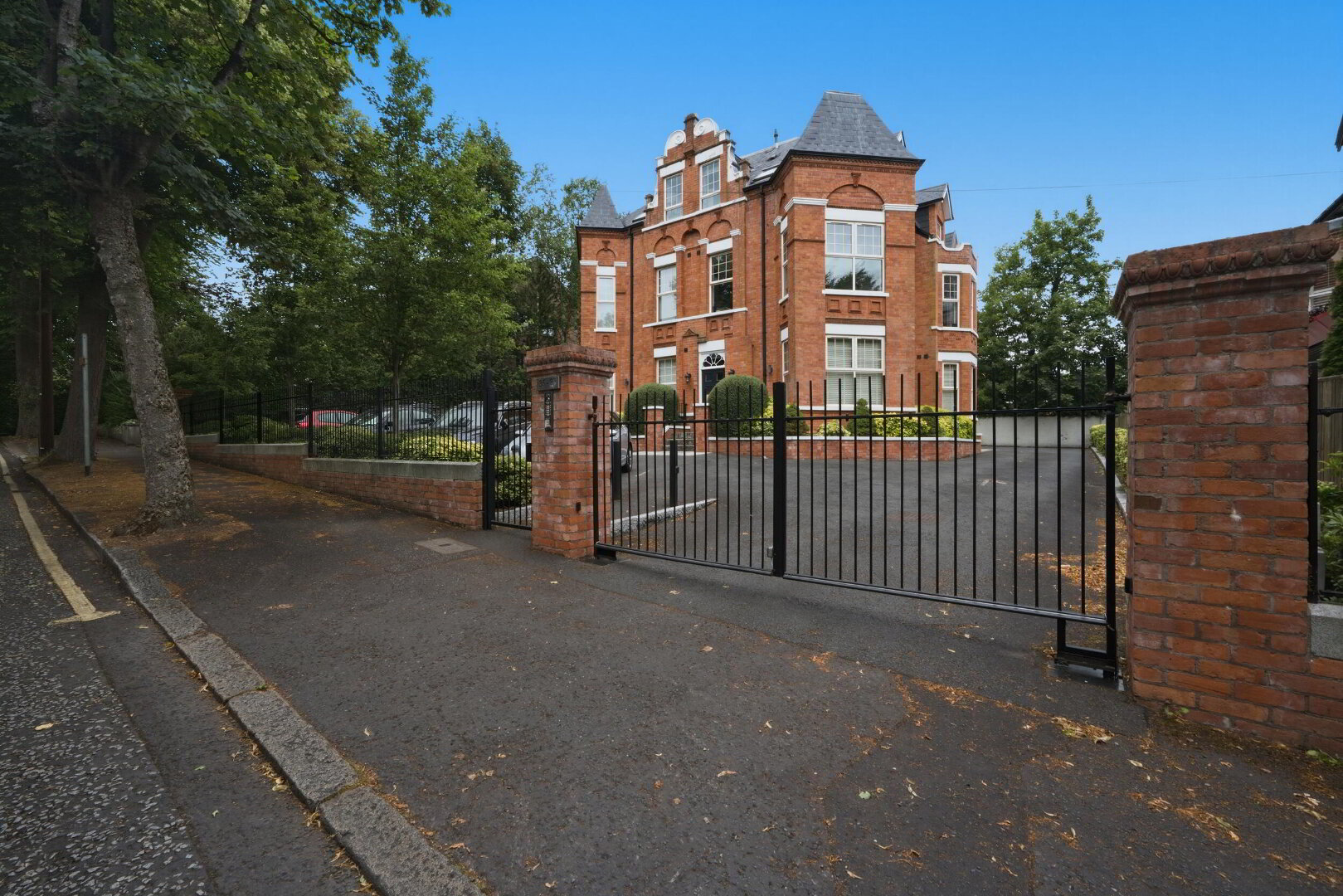 Photo 1 of Apt 8, 35-37 Sans Souci Park, Belfast