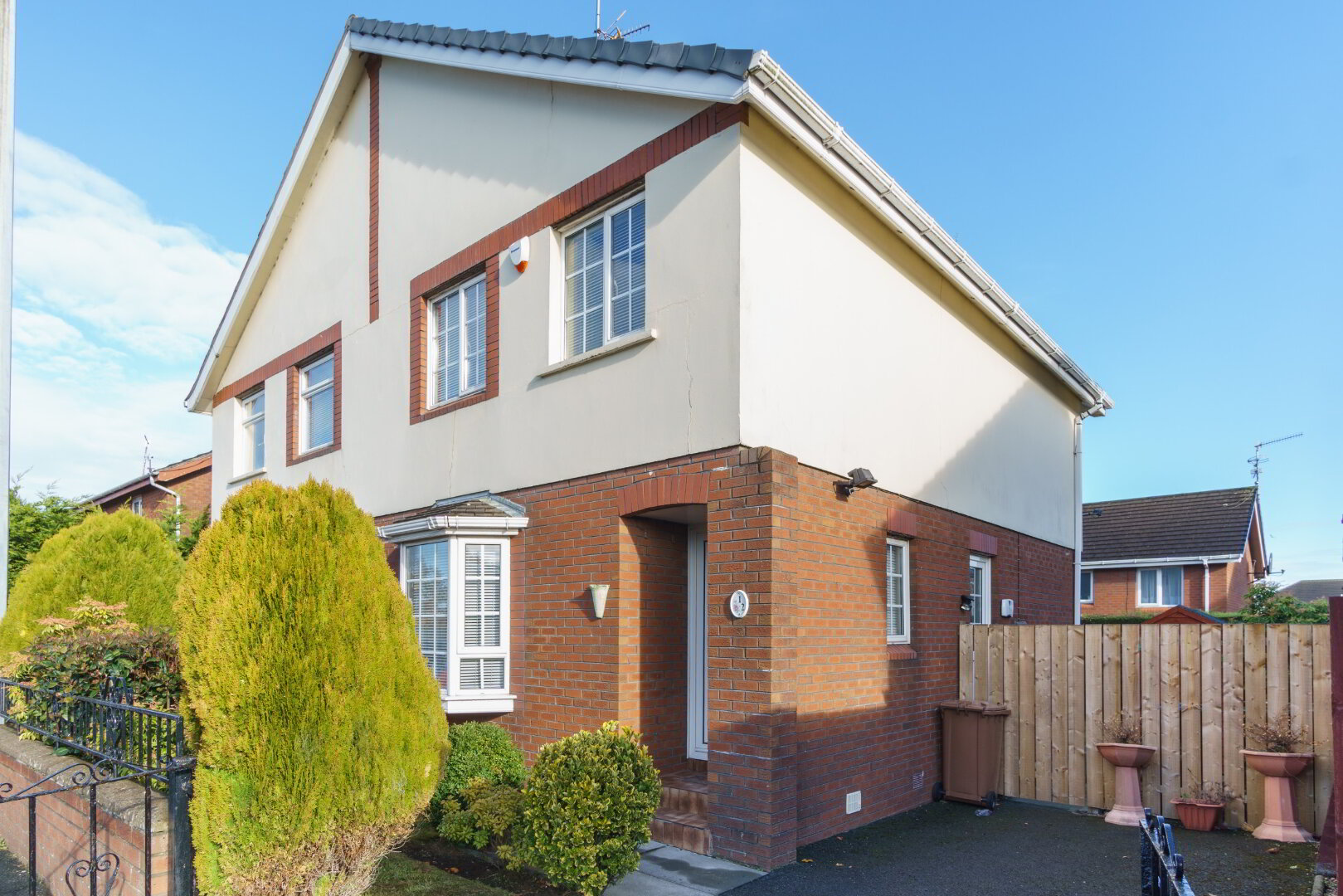 Photo 1 of 12 Hill Street, Lurgan