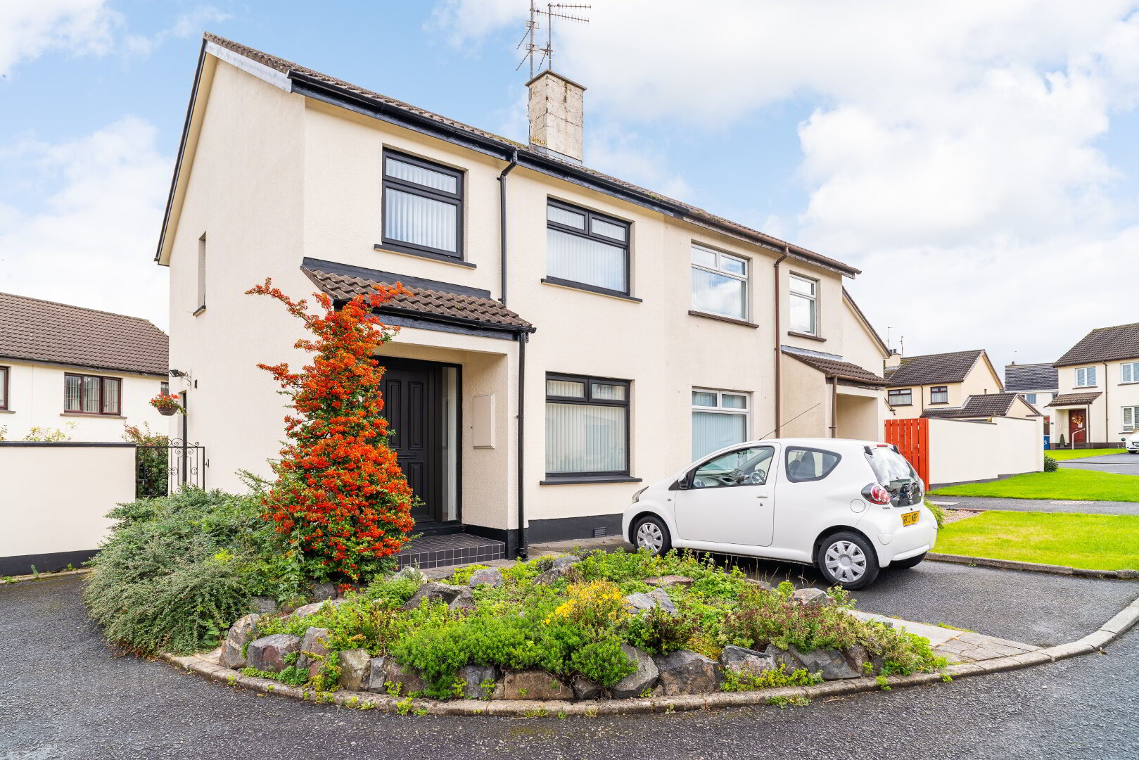 Photo 1 of 11 Garland Heights, Lurgan