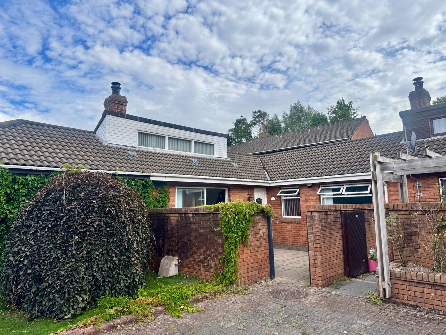 Photo 1 of 19 Upper Malone Crescent, Upper Malone, Belfast