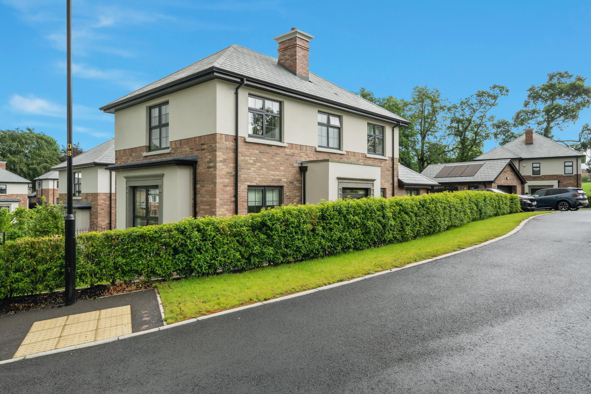 Photo 1 of 28 Cromlyn Wood, Hillsborough