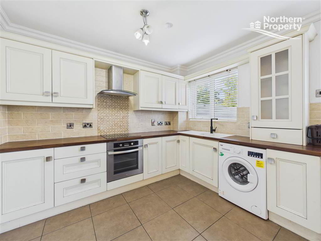 Photo 9 of 7a Thornhill Crescent, Belfast