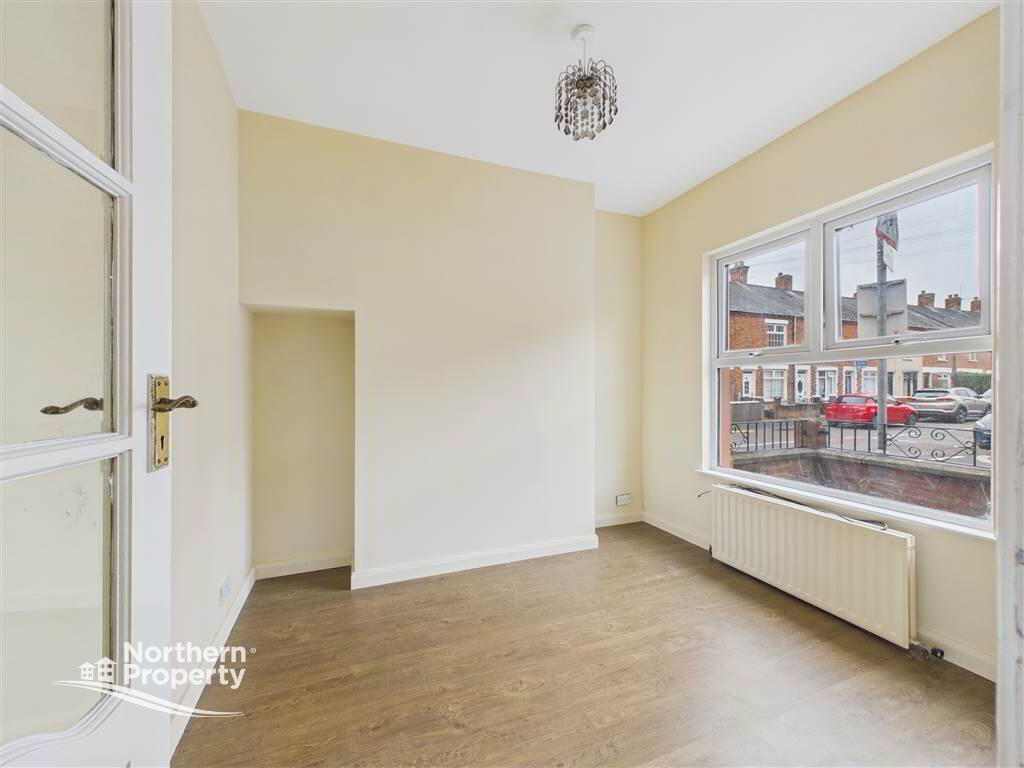 Photo 5 of 40 Iveagh Drive, Belfast