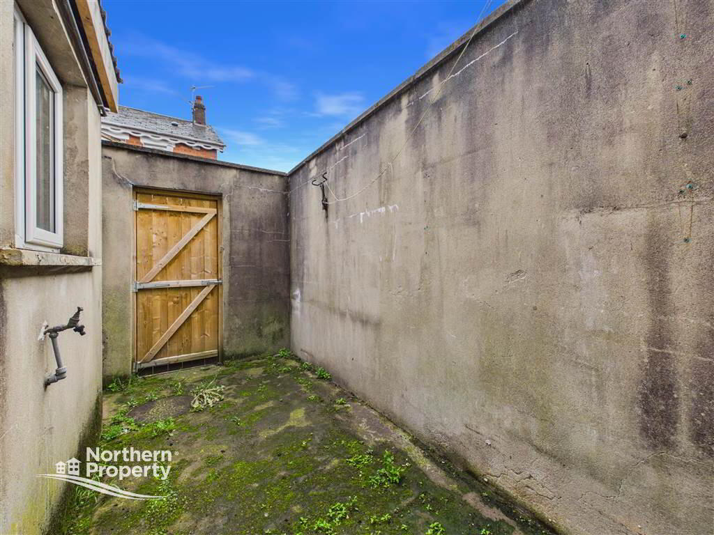 Photo 14 of 40 Iveagh Drive, Belfast