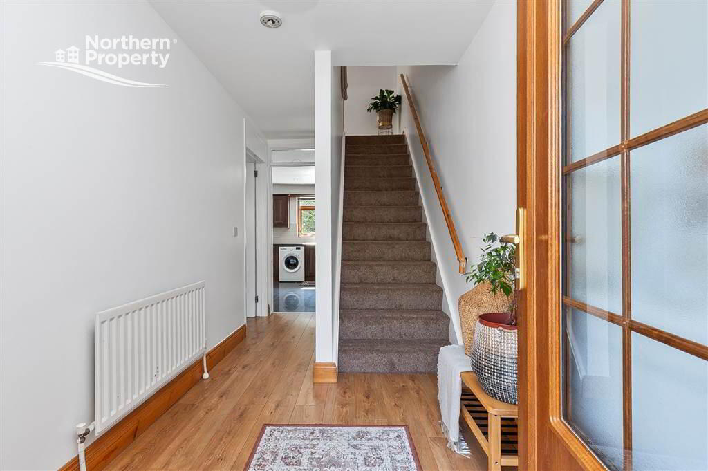 Photo 4 of 32 Beechmount Walk, Belfast