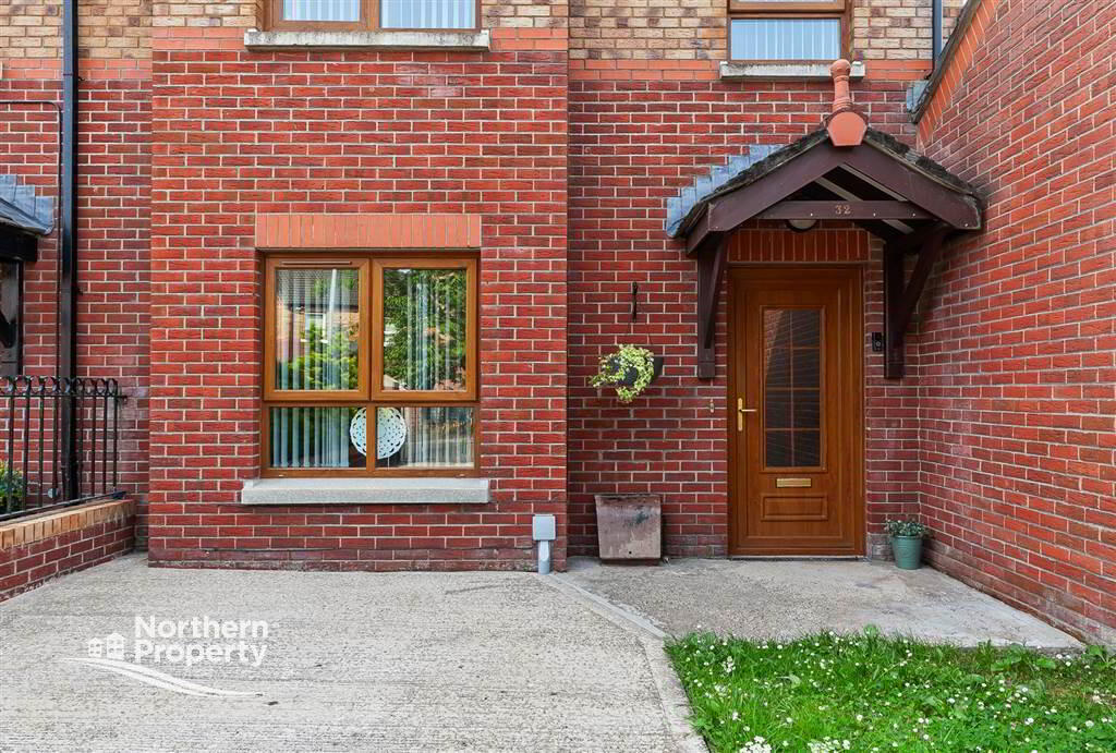 Photo 3 of 32 Beechmount Walk, Belfast