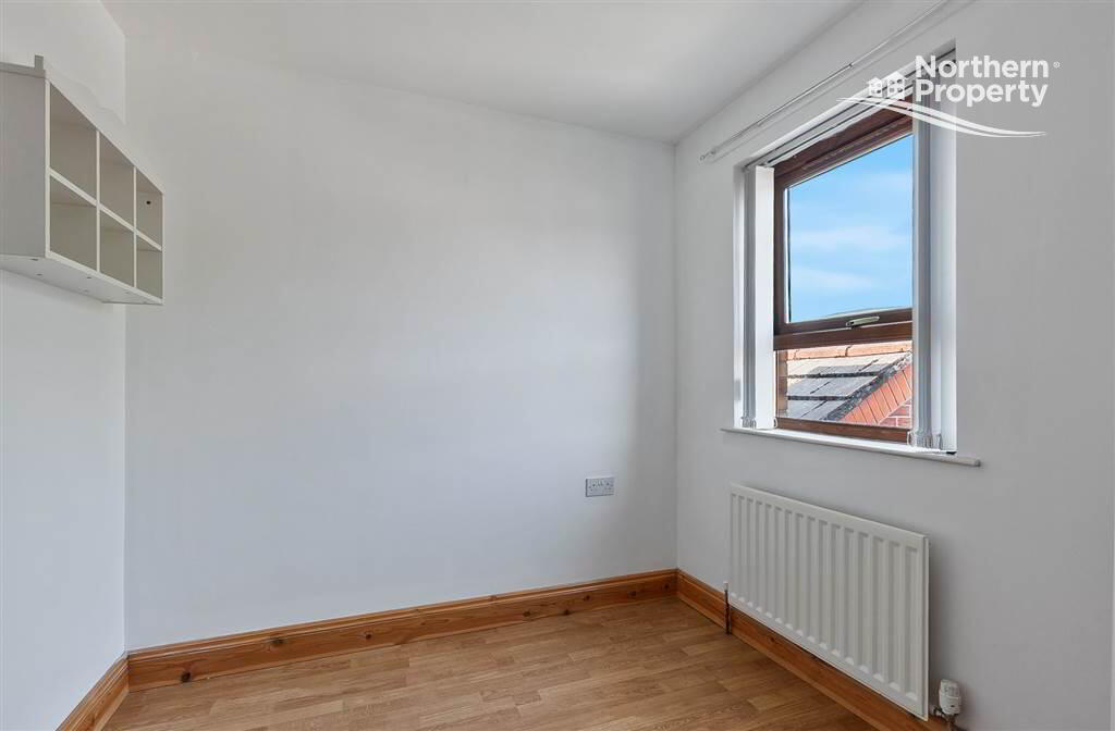 Photo 15 of 32 Beechmount Walk, Belfast