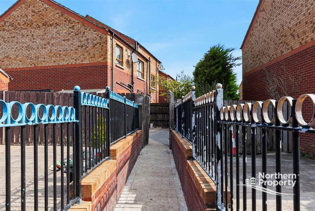 Photo 26 of 32 Beechmount Walk, Belfast