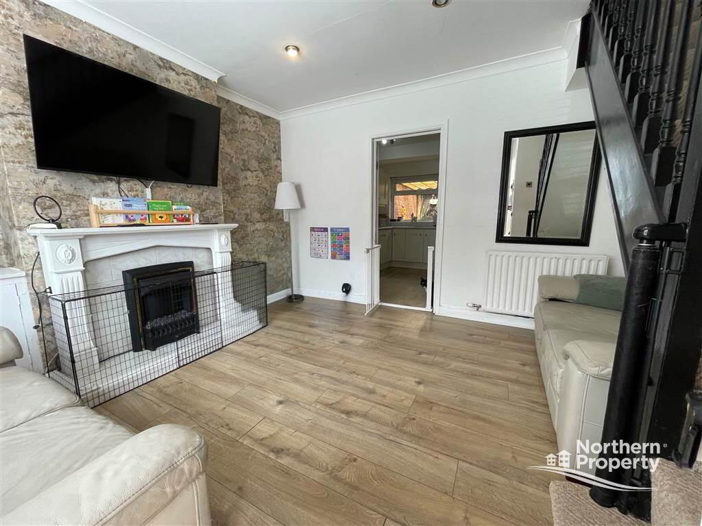 Photo 4 of 91 Beechmount Parade, Belfast
