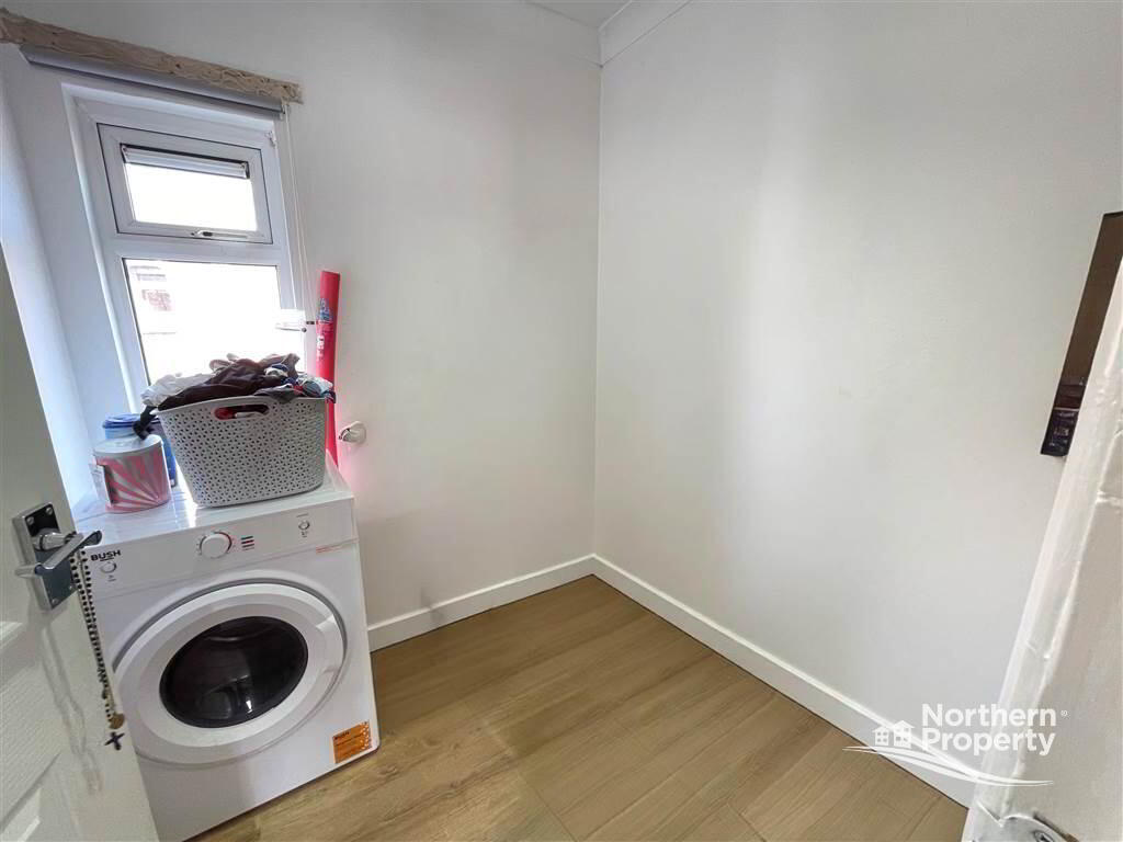 Photo 15 of 91 Beechmount Parade, Belfast