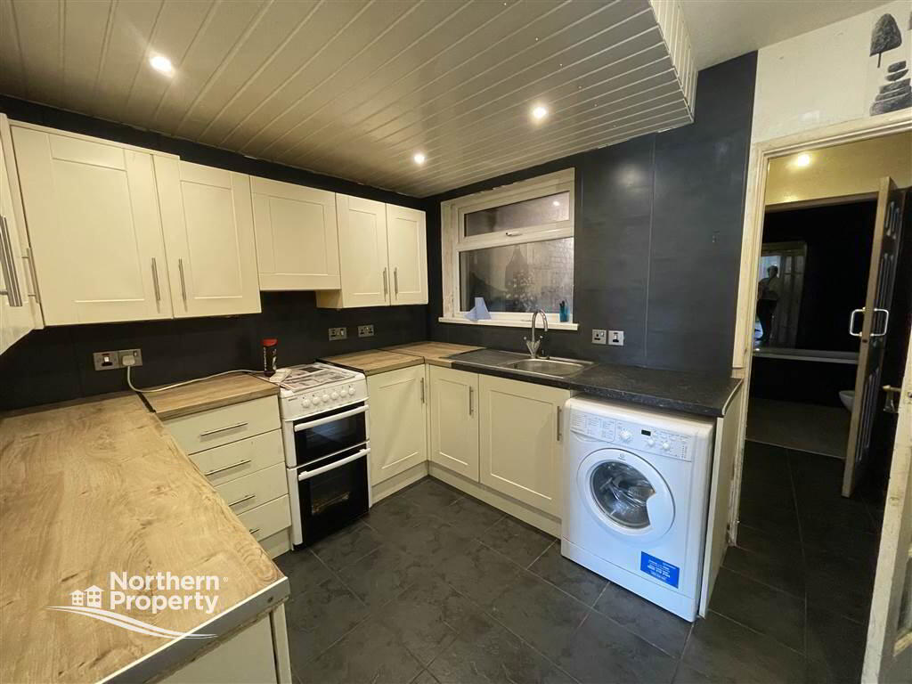 Photo 4 of 35 Springfield Avenue, Belfast