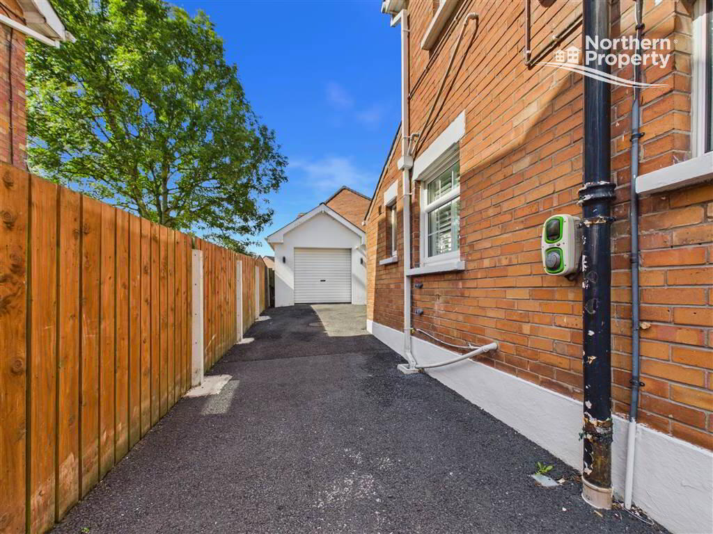 Photo 13 of 166 Upper Dunmurry Lane, Belfast