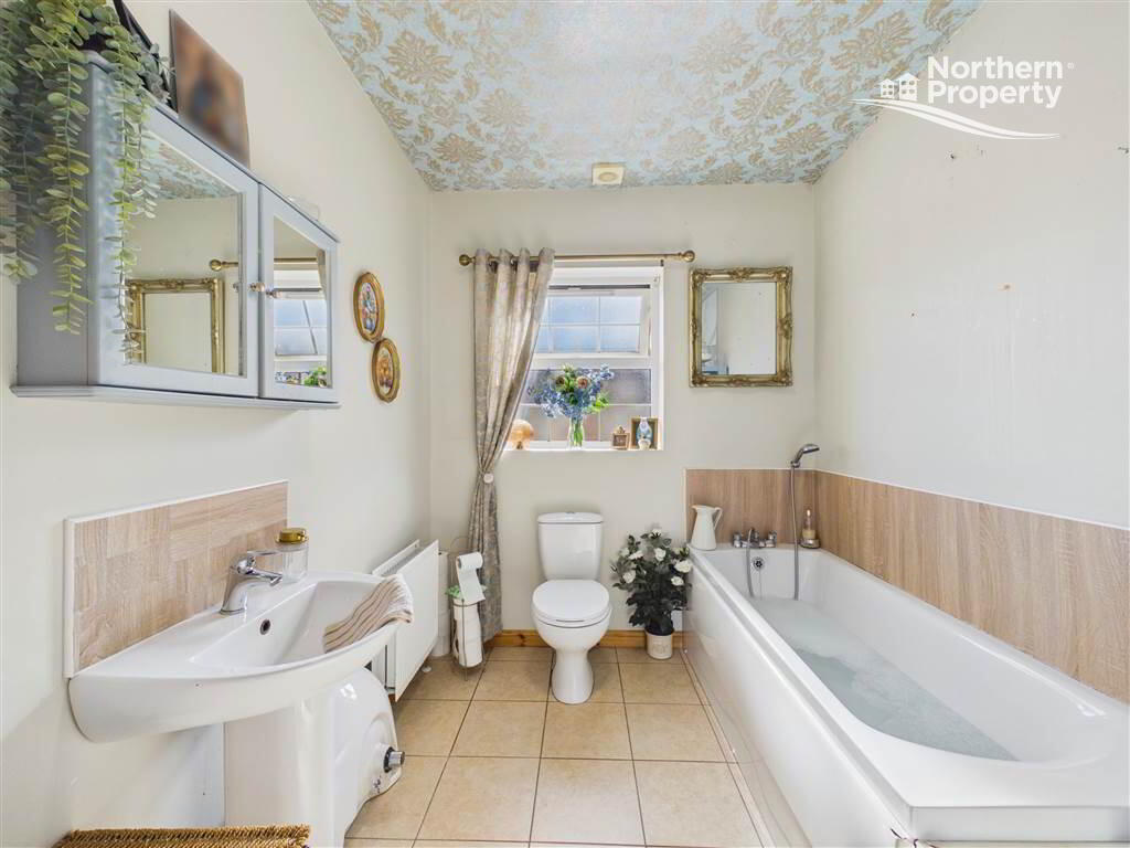 Photo 12 of 43 Mount Eagles Way, Belfast