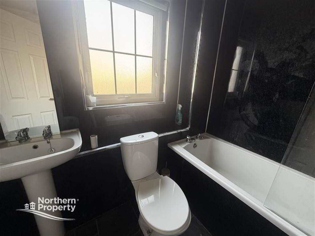 Photo 7 of 15 Lisvarna Heights, Belfast
