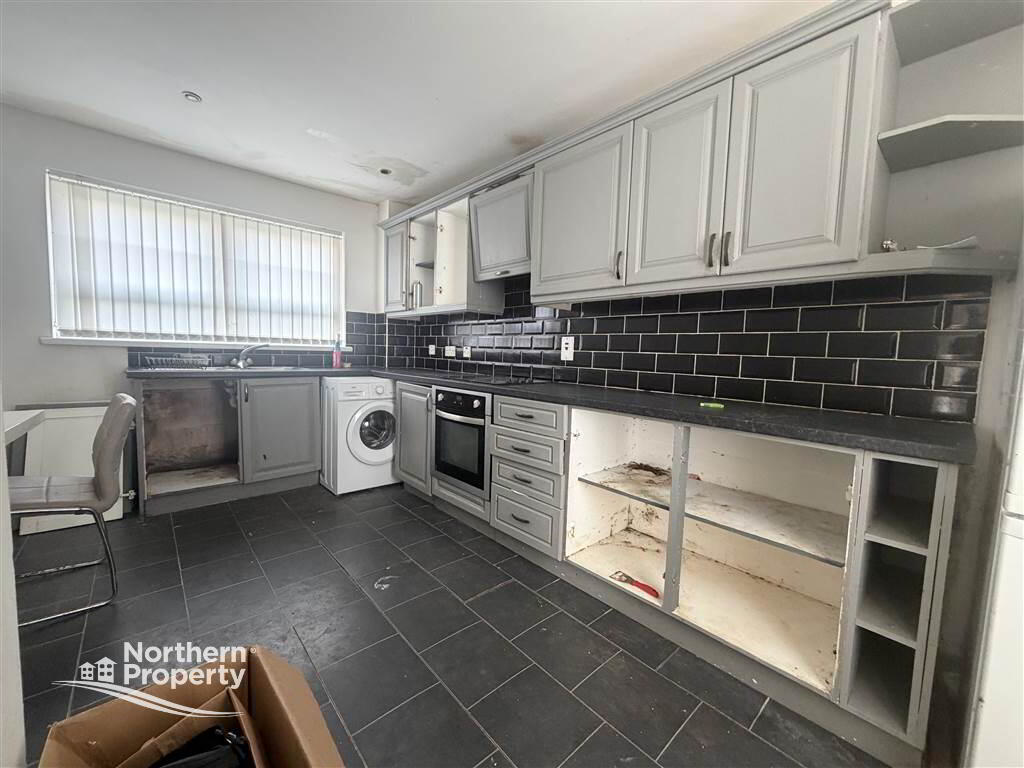 Photo 4 of 15 Lisvarna Heights, Belfast