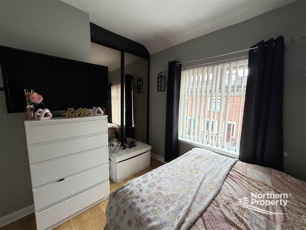 Photo 7 of 35 Iris Drive, Belfast