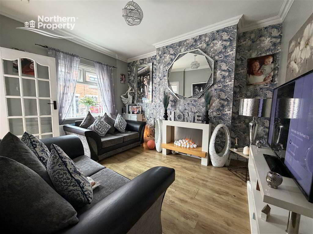 Photo 2 of 35 Iris Drive, Belfast