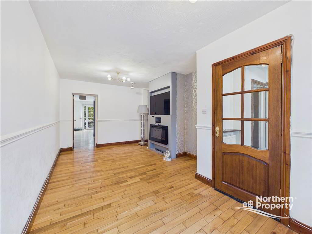 Photo 5 of 99 Bearnagh Drive, Belfast