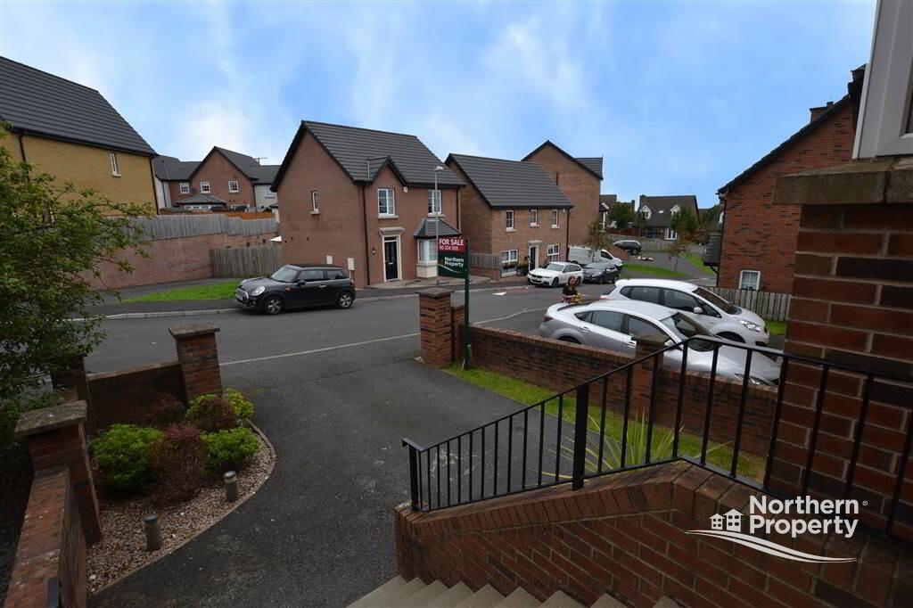 Photo 3 of 102 Lagmore Glen, Dunmurry, Belfast