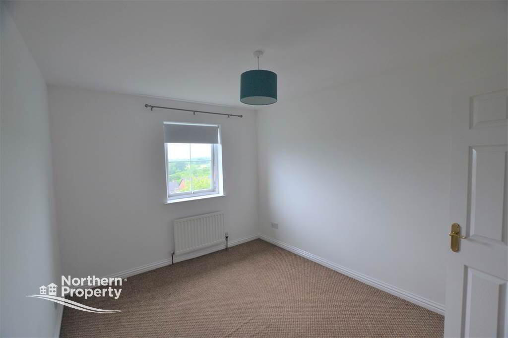 Photo 18 of 102 Lagmore Glen, Dunmurry, Belfast
